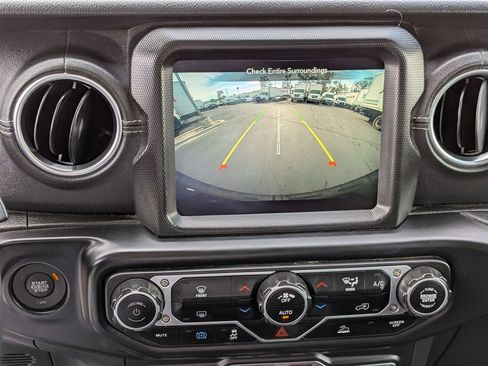 Used 2023 Jeep Wrangler Unlimited Sahara image 20