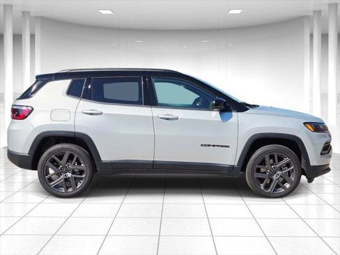 Certified 2026 Jeep Compass Limited AWD/4WD image 6