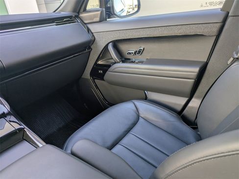 Used 2025 Land Rover Range Rover Sport Dynamic SE image 18