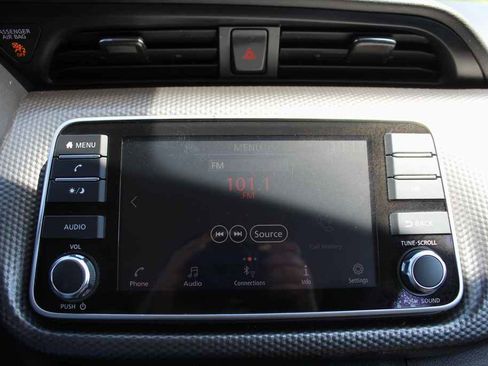 Used 2020 Nissan Kicks SV FWD image 18