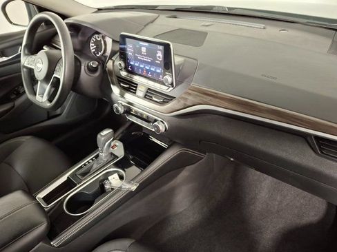 Used 2023 Nissan Altima 2.5 SV image 30