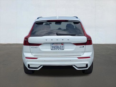 Used 2026 Volvo XC60 B5 Plus w/ Climate Package PRO AWD/4WD image 4