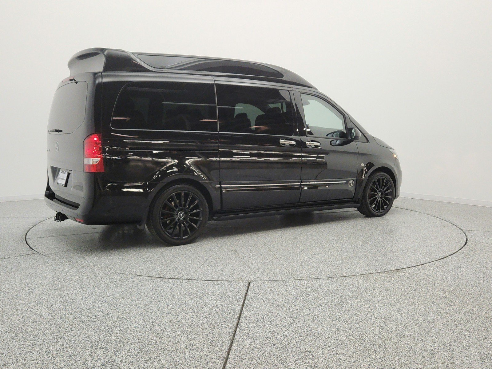Used 2018 Mercedes-Benz Metris Passenger image 5