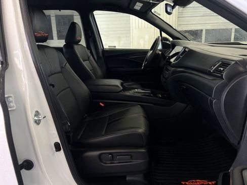 Used 2024 Honda Passport TrailSport image 11