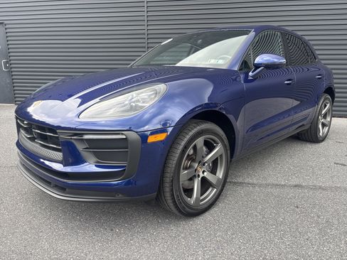 Certified 2026 Porsche Macan AWD/4WD image 1