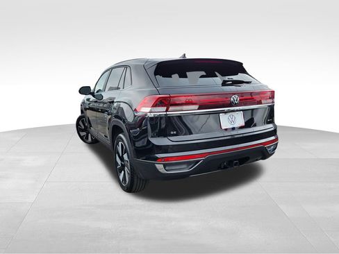 Certified 2024 Volkswagen Atlas Cross Sport SE AWD/4WD image 5