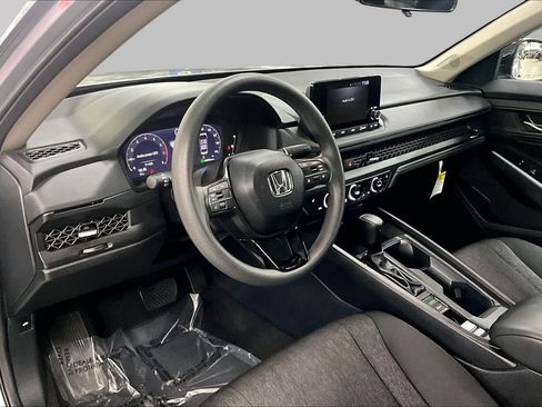 Used 2025 Honda Accord SE image 17