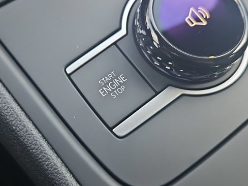 New 2026 Volkswagen Tiguan SE R-Line AWD/4WD image 16