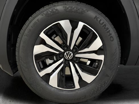 New 2026 Volkswagen Atlas Cross Sport SE image 20