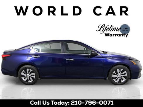 Certified 2024 Nissan Altima 2.5 S FWD image 12