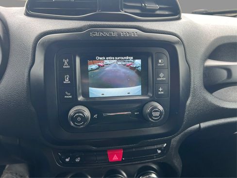 Used 2015 Jeep Renegade Trailhawk w/ Cold Weather Group AWD/4WD image 29