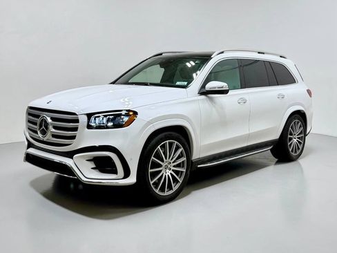 Used 2025 Mercedes-Benz GLS 580 4MATIC image 10
