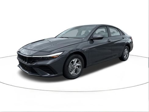 New 2026 Hyundai Elantra SE FWD image 7