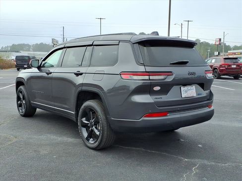 Used 2024 Jeep Grand Cherokee L Altitude image 16