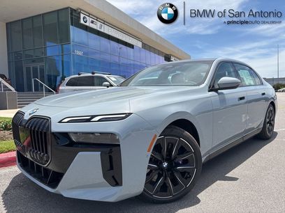 New 2025 BMW 740i xDrive w/ Premium Package
