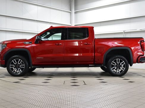 Used 2025 GMC Sierra 1500 AT4 w/ AT4 Premium Package AWD/4WD image 4