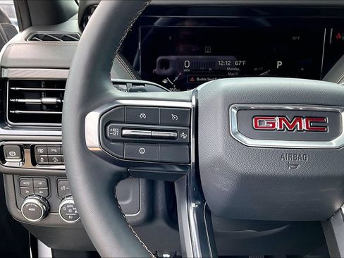 Used 2025 GMC Yukon AT4 w/ AT4 Premium Package AWD/4WD image 26