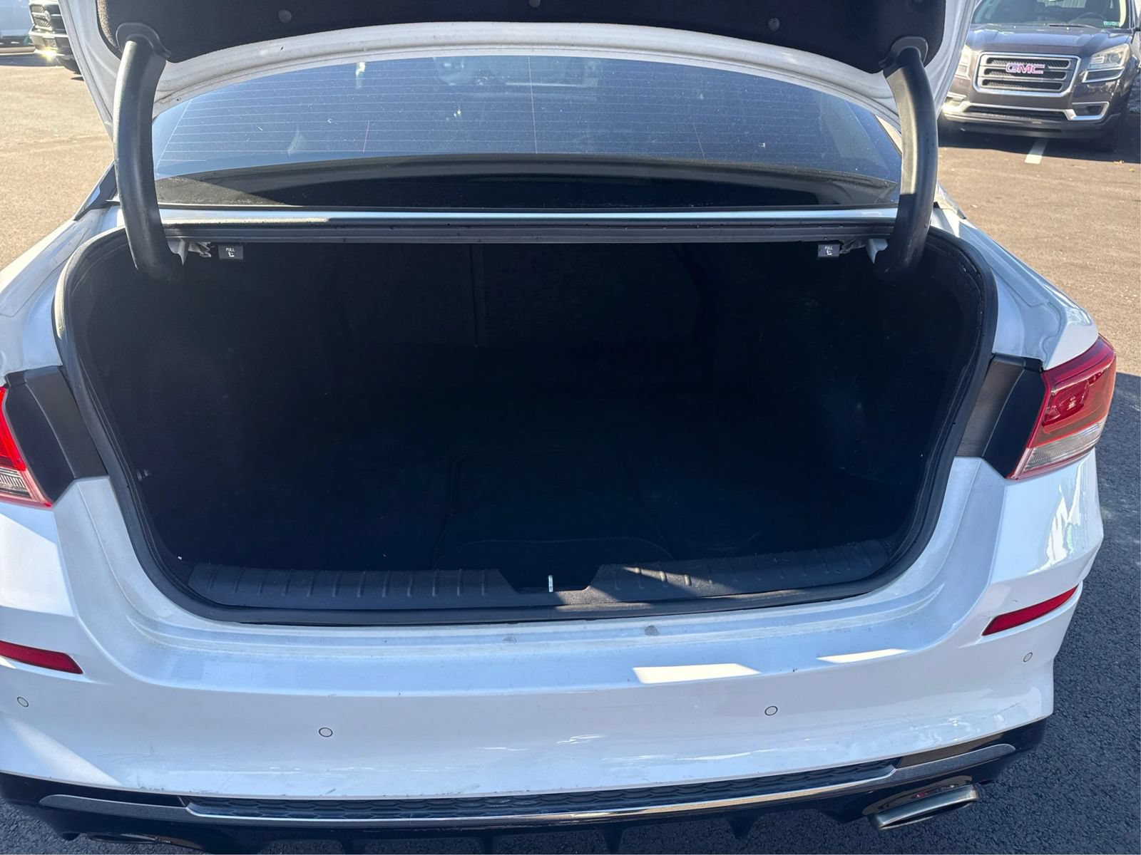 Used 2019 Kia Optima S FWD image 13