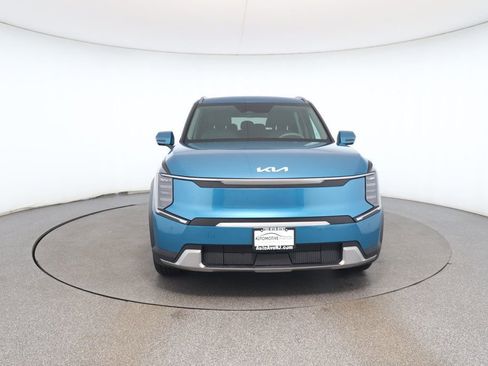 Used 2024 Kia EV9 Wind image 8