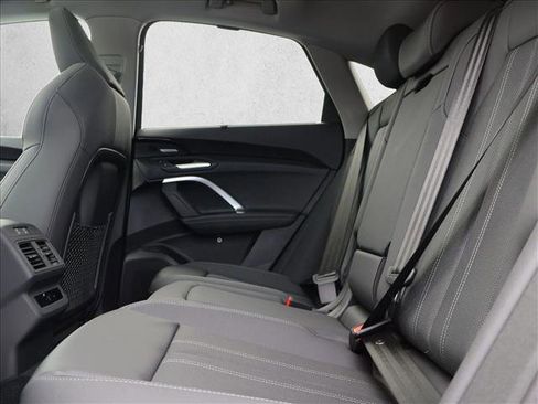 New 2025 Audi Q5 Premium Plus AWD/4WD image 17