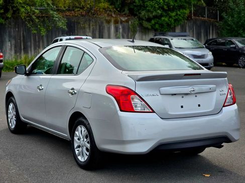 Used 2018 Nissan Versa SV w/ SV Special Edition Package FWD image 9