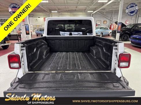 Certified 2021 Jeep Gladiator Overland AWD/4WD image 30