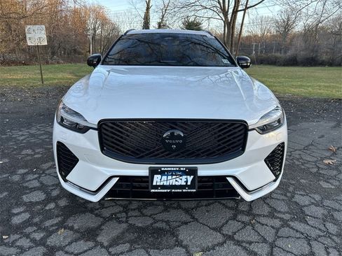 New 2026 Volvo XC60 B5 Ultra w/ Climate Package image 3