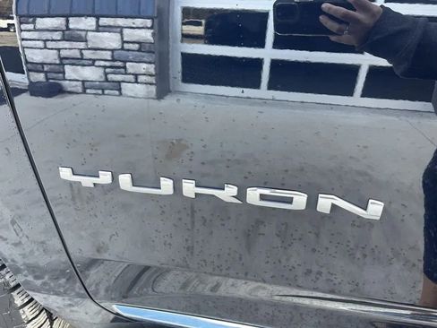 Used 2021 GMC Yukon XL SLT image 10