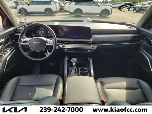 Certified 2024 Kia Telluride EX w/ EX Captain's Chair Package FWD image 16
