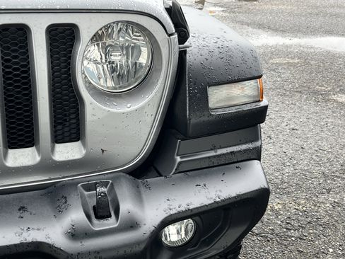 Used 2018 Jeep Wrangler Unlimited Sport S image 6