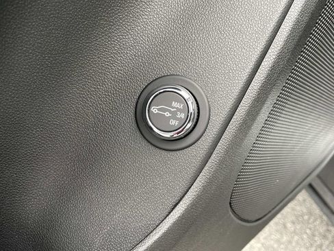 Used 2023 Chevrolet Blazer LT image 17