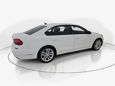 Used 2019 Volkswagen Passat 2.0T Wolfsburg w/ Wheels & Sunroof Package image 5