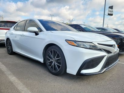 Used 2021 Toyota Camry SE w/ Cold Weather Package