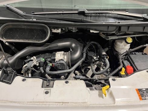 Used 2022 Ford Transit 350 XLT image 9