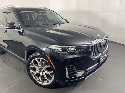 Used 2022 BMW X7 xDrive40i w/ Executive Package image 2