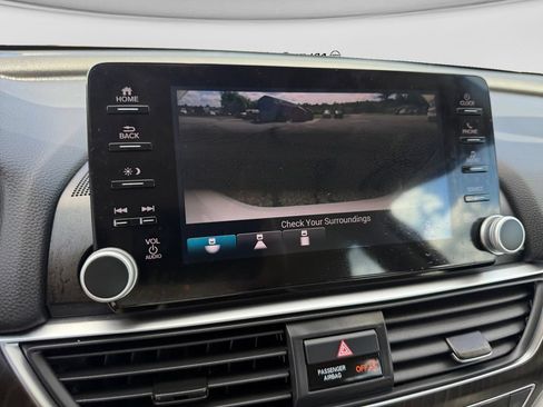 Used 2018 Honda Accord EX image 24