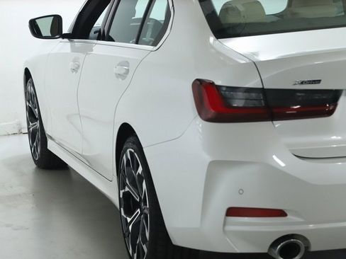Certified 2025 BMW 330i xDrive Sedan w/ Premium Package image 41