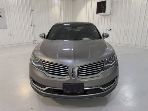 Used 2017 Lincoln MKX Reserve w/ Driver Assistance Package image 5