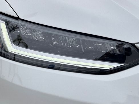 Used 2025 Honda HR-V LX image 11