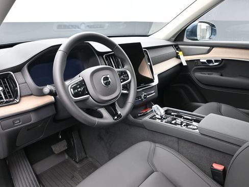 New 2026 Volvo XC90 B6 Plus w/ Protection Package Premier image 7