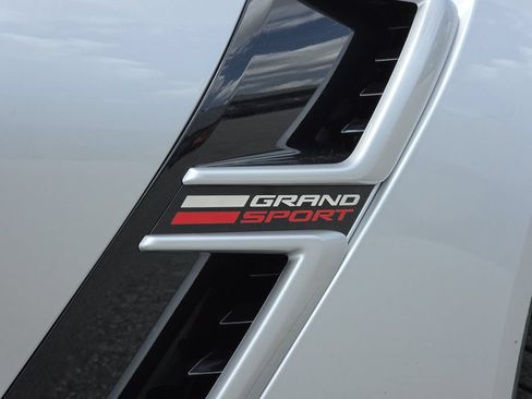 Used 2019 Chevrolet Corvette Grand Sport RWD image 10