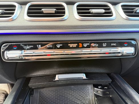 Used 2020 Mercedes-Benz GLS 450 4MATIC image 31