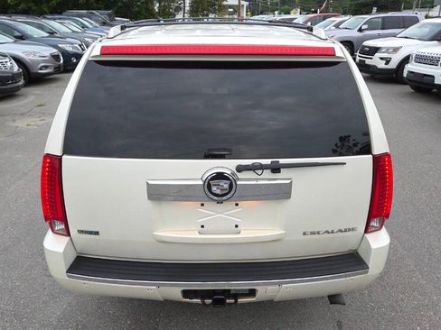 Used 2010 Cadillac Escalade ESV Luxury AWD/4WD image 11