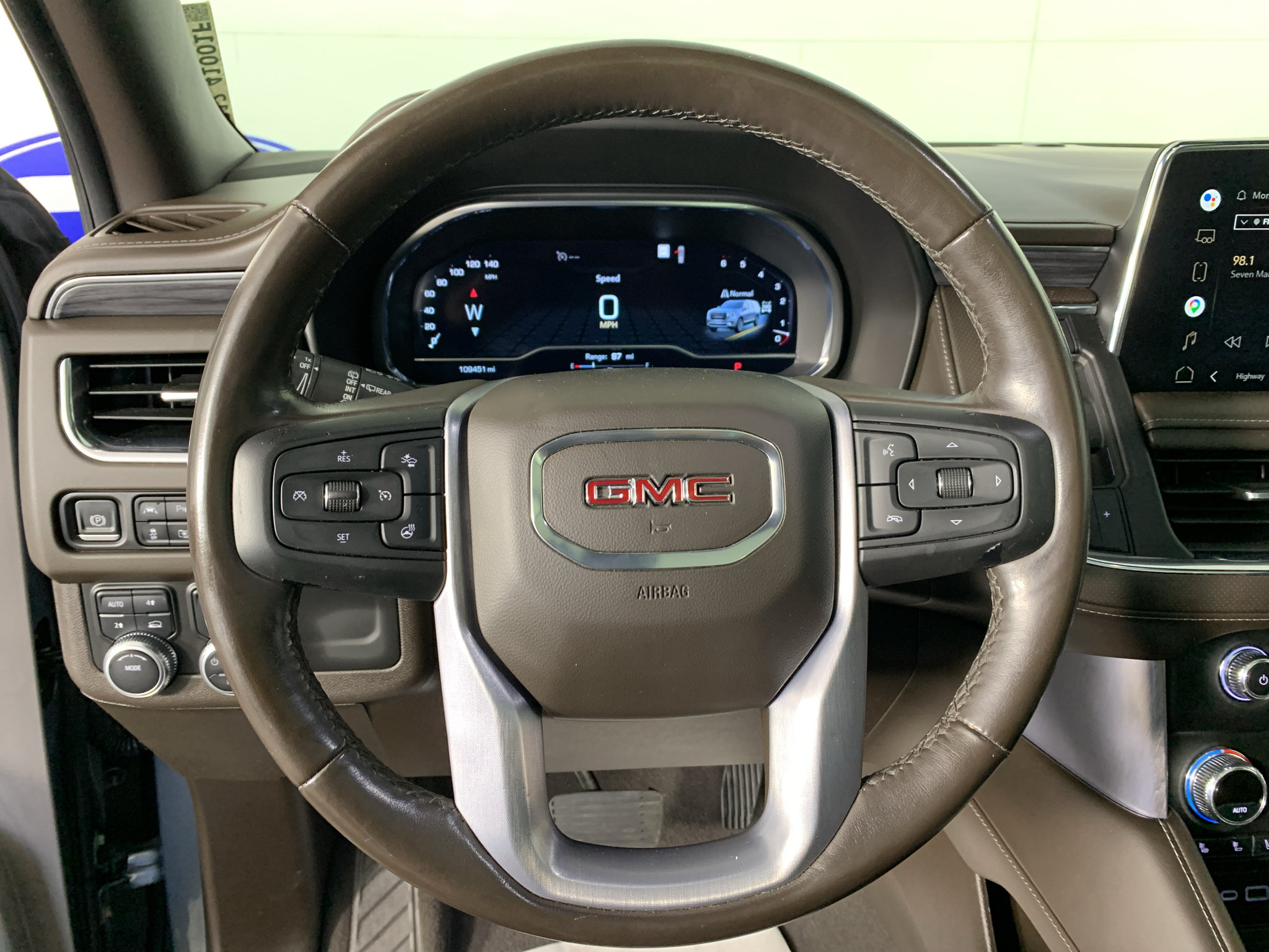 Used 2022 GMC Yukon XL SLT w/ SLT Premium Package AWD/4WD image 19