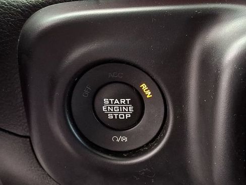 Used 2021 Jeep Gladiator Rubicon AWD/4WD image 19