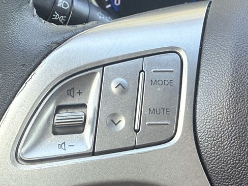 Used 2012 Hyundai Tucson Limited w/ Premium Pkg FWD image 16