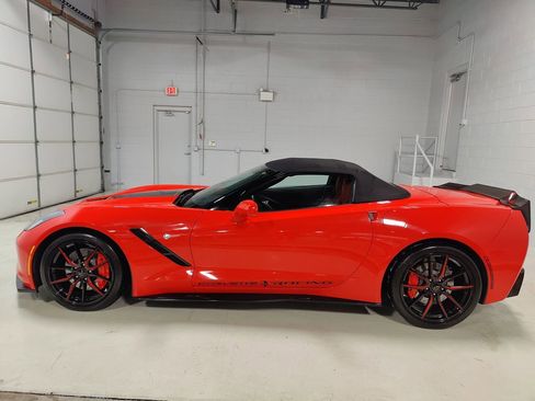 Used 2014 Chevrolet Corvette Stingray Convertible w/ 2LT Preferred Equipment Group image 19