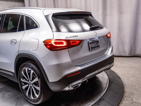 Certified 2022 Mercedes-Benz GLA 250 image 8
