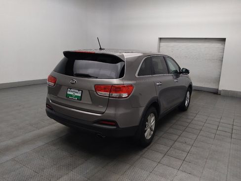 Used 2016 Kia Sorento L FWD image 9