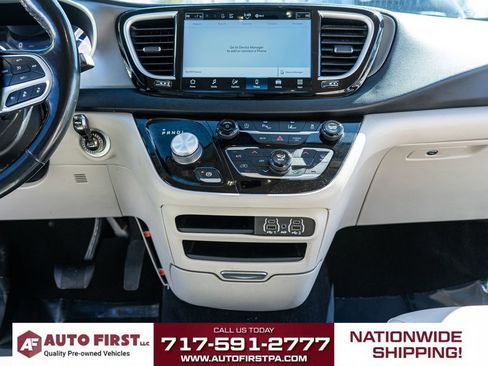 Used 2021 Chrysler Pacifica Touring-L image 15